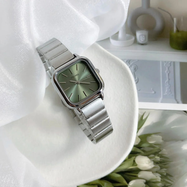 Luxe Quartz Wristwatches